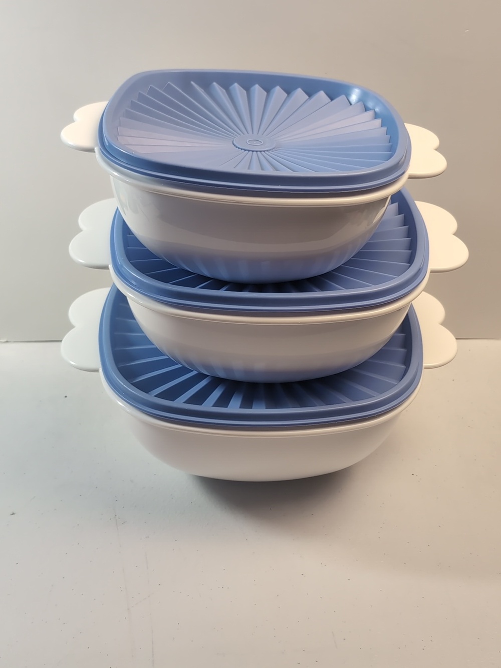 Tupperware Blue and White Servalier Stackable Food Storage Bowls with Lids